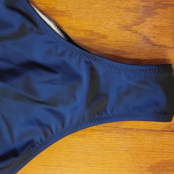 Cupshe One piece swimsuit Size LG - Picture 3 of 8